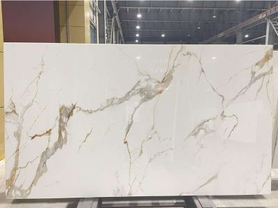 WPYH1007 Nano Golden Calacatta White Glass Stone Artificial Marble For Flooring